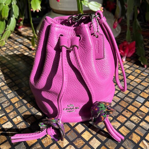 Coach Drawstring Pink Pouch Wristlet Pebbled Leather Bucket Bag Flowers - Picture 1 of 10